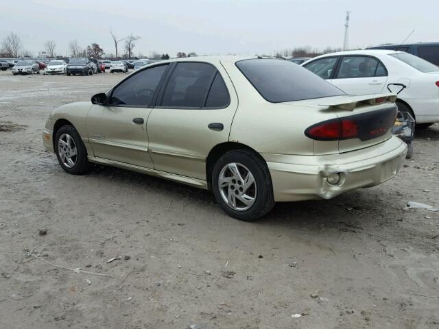 3G2JB52482S157755 - 2002 PONTIAC SUNFIRE SE GOLD photo 3