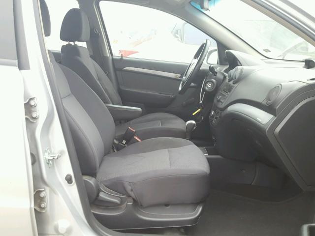 KL1TD5DEXAB110801 - 2010 CHEVROLET AVEO LS SILVER photo 5