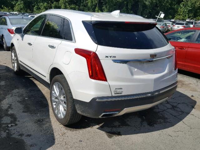 1GYKNFRS1HZ258952 - 2017 CADILLAC XT5 PLATIN WHITE photo 3