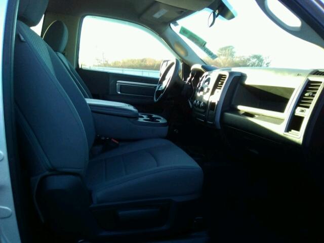 3C6LR5AT1GG134828 - 2016 RAM 2500 ST SILVER photo 5