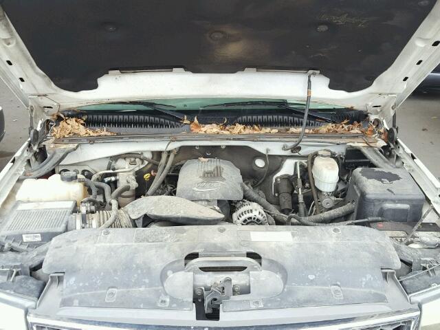 1GCHC24UX5E340558 - 2005 CHEVROLET SILVERADO WHITE photo 7