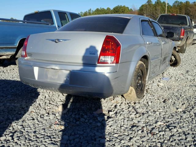 2C3AA53G65H571880 - 2005 CHRYSLER 300 TOURIN SILVER photo 4