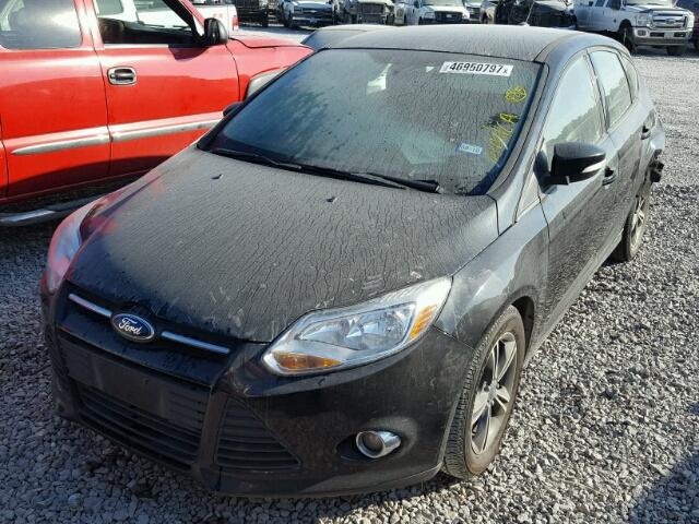 1FADP3K24EL381053 - 2014 FORD FOCUS SE BLACK photo 2