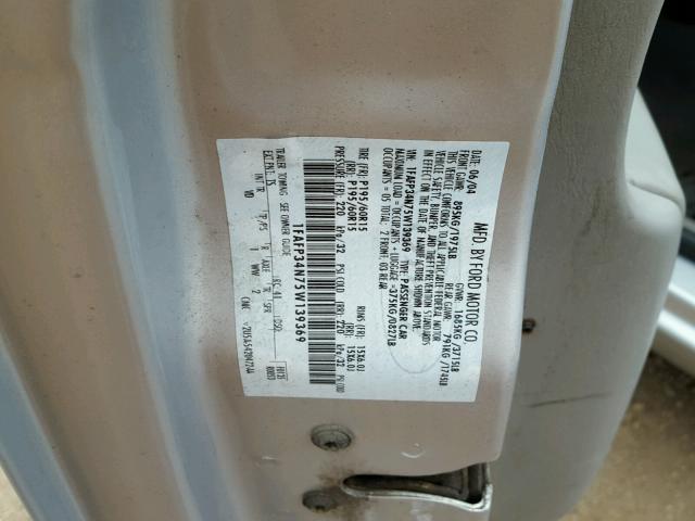 1FAFP34N75W139369 - 2005 FORD FOCUS ZX4 SILVER photo 10