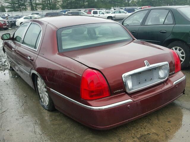 1LNHM82W33Y638168 - 2003 LINCOLN TOWN CAR S BURGUNDY photo 3
