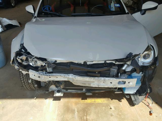 JF1ZNAA18D2715257 - 2013 TOYOTA SCION FR-S WHITE photo 7