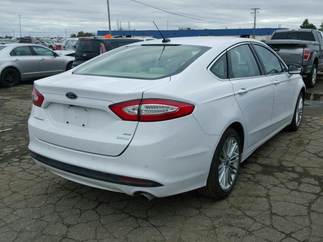 3FA6P0HD6GR381026 - 2016 FORD FUSION SE WHITE photo 4