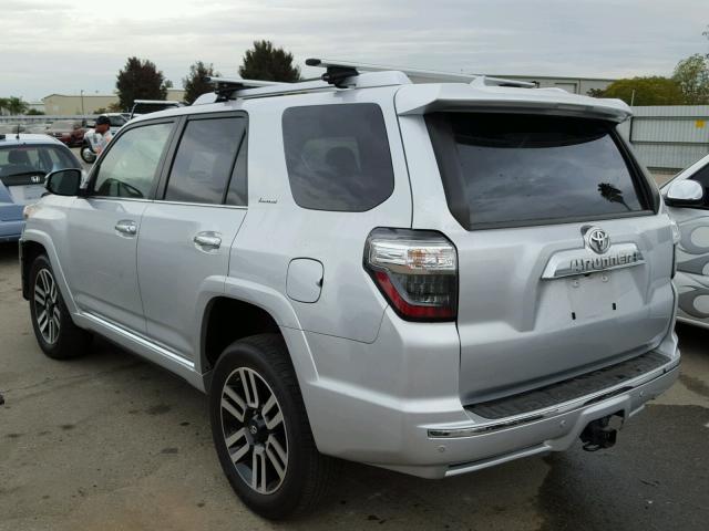 JTEBU5JR8F5217178 - 2015 TOYOTA 4RUNNER SR SILVER photo 3