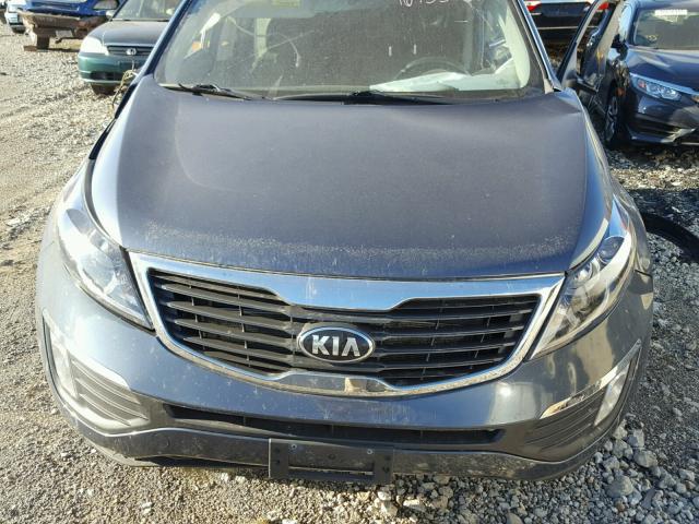 KNDPCCA22D7524321 - 2013 KIA SPORTAGE E BLUE photo 7