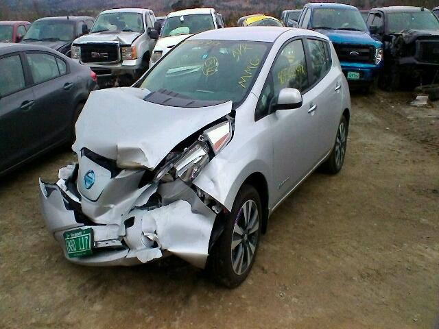 1N4BZ0CP7HC309469 - 2017 NISSAN LEAF S SILVER photo 2