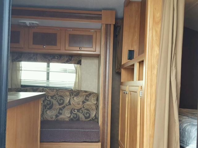 5ZT2SSVB3FE004496 - 2015 SHAS OASIS WHITE photo 9