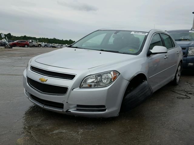 1G1ZC5EUXCF372124 - 2012 CHEVROLET MALIBU 1LT ვერცხლისფერი ფოტო 2