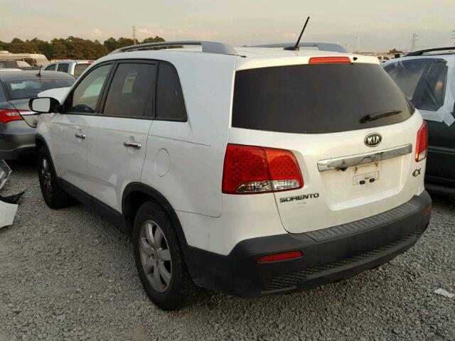 5XYKT3A65CG269193 - 2012 KIA SORENTO BA WHITE photo 3