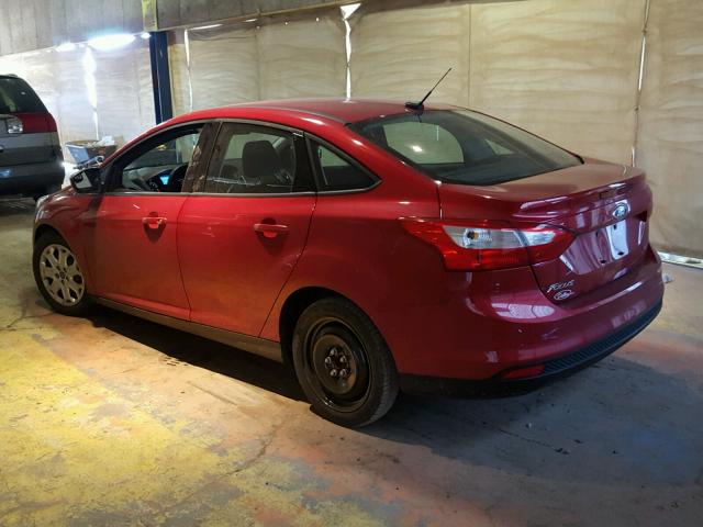 1FAHP3F26CL128227 - 2012 FORD FOCUS SE RED photo 3