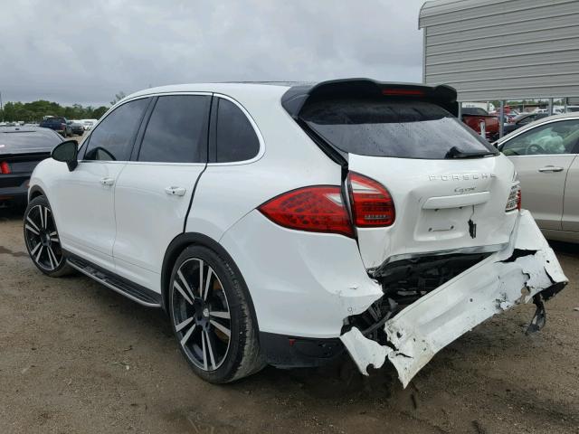 WP1AA2A2XDLA02774 - 2013 PORSCHE CAYENNE WHITE photo 3