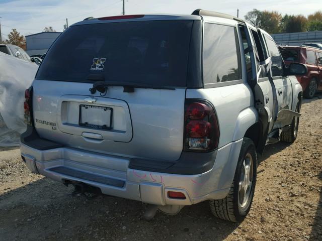 1GNDS13S372162273 - 2007 CHEVROLET TRAILBLAZE SILVER photo 4