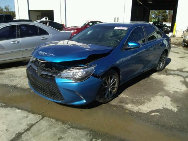 4T1BF1FK5HU634507 - 2017 TOYOTA CAMRY LE BLUE photo 2