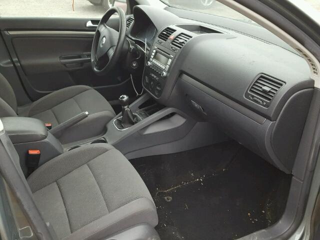 WVWCR71K67W132912 - 2007 VOLKSWAGEN RABBIT GRAY photo 5