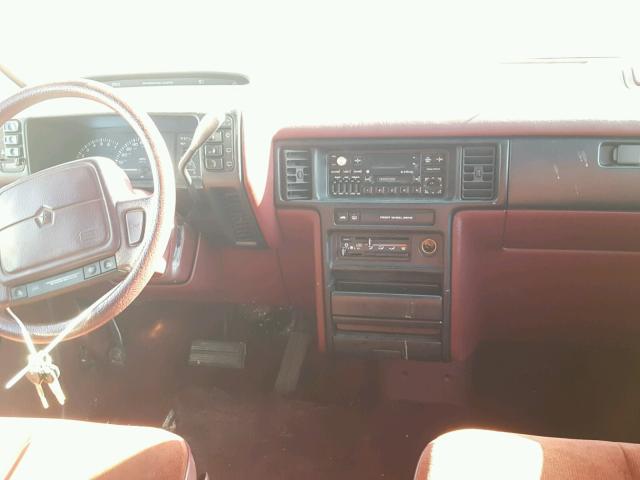 2P4GH4532MR304732 - 1991 PLYMOUTH VOYAGER SE RED photo 9