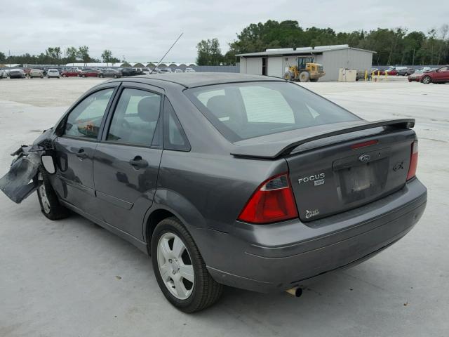 1FAHP34N87W271682 - 2007 FORD FOCUS ZX4 GRAY photo 3