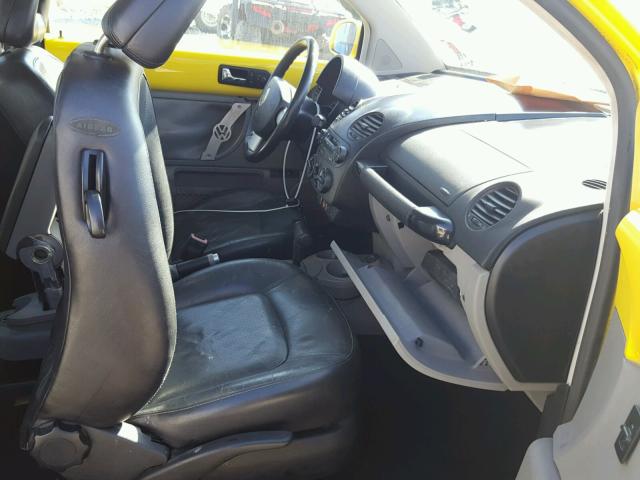 3VWCB21C02M428238 - 2002 VOLKSWAGEN NEW BEETLE 黄色 照片 5