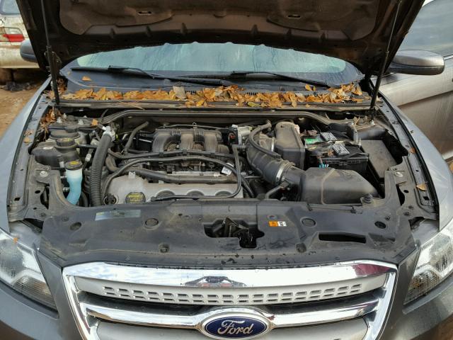 1FAHP2EW6BG136608 - 2011 FORD TAURUS SEL GRAY photo 7