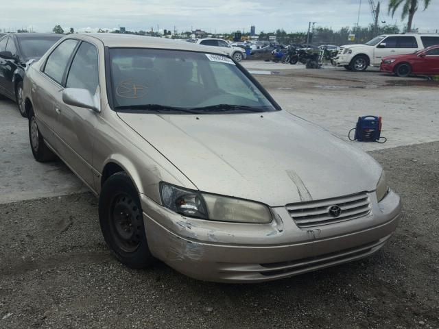 JT2BG22KXX0297361 - 1999 TOYOTA CAMRY LE GOLD photo 1