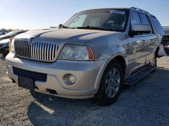 5LMFU28R14LJ32811 - 2004 LINCOLN NAVIGATOR Złoty zdjęcie 2