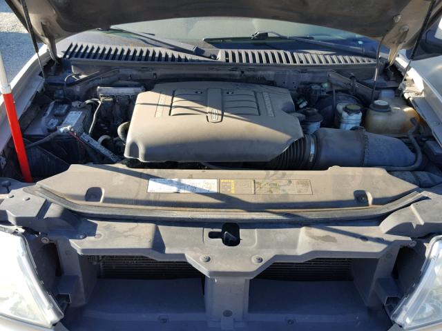 5LMFU28R14LJ32811 - 2004 LINCOLN NAVIGATOR Złoty zdjęcie 7