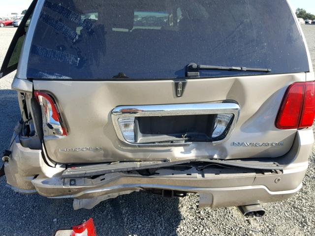 5LMFU28R14LJ32811 - 2004 LINCOLN NAVIGATOR Złoty zdjęcie 9