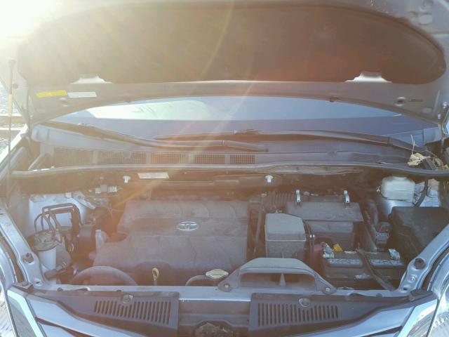 5TDDK3DC6FS097468 - 2015 TOYOTA SIENNA XLE SILVER photo 7