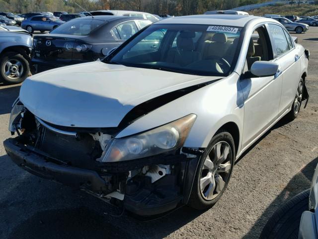 1HGCP36708A018746 - 2008 HONDA ACCORD EX WHITE photo 2