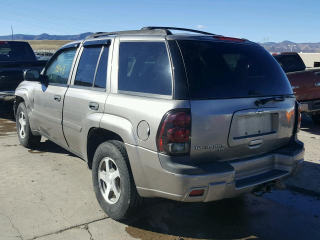 1GNDT13S462232925 - 2006 CHEVROLET TRAILBLAZE GRAY photo 3