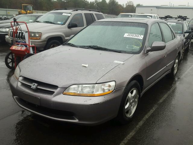 1HGCG1652YA086355 - 2000 HONDA ACCORD EX SILVER photo 2