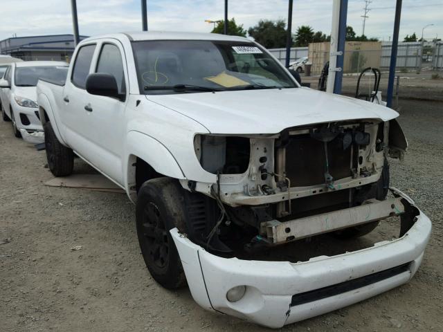 5TEKU72N95Z004327 - 2005 TOYOTA TACOMA DOU WHITE photo 1