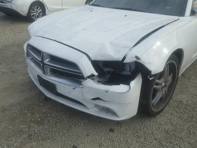 2B3CL3CG5BH506857 - 2011 DODGE CHARGER WHITE photo 9