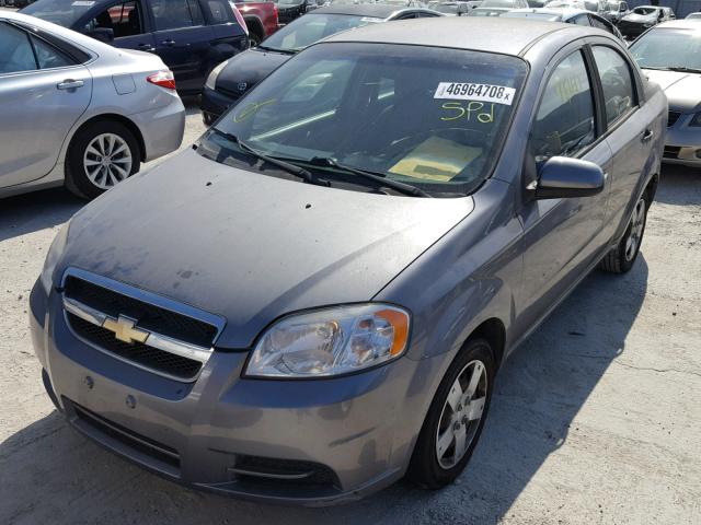 KL1TD5DE6AB107278 - 2010 CHEVROLET AVEO LS GRAY photo 2