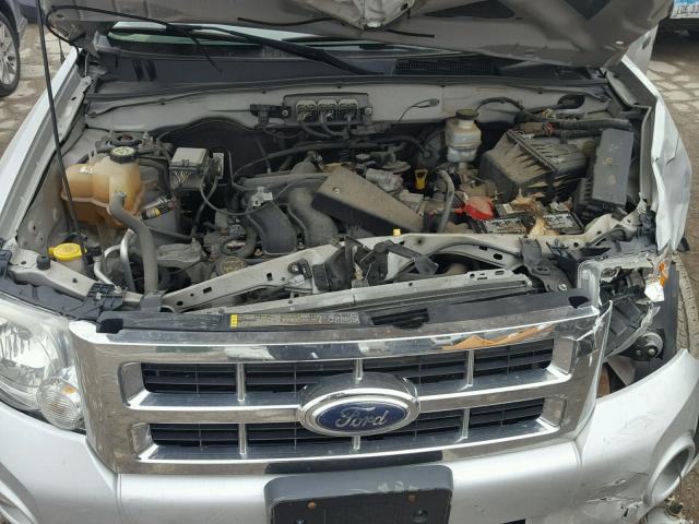 1FMCU03168KB75662 - 2008 FORD ESCAPE XLT SILVER photo 7