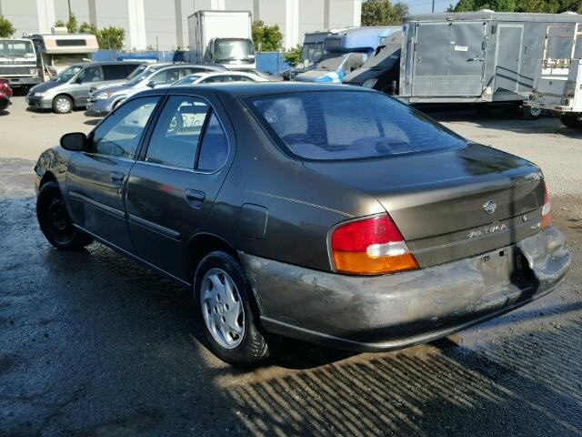 1N4DL01D2XC230129 - 1999 NISSAN ALTIMA XE GOLD photo 3