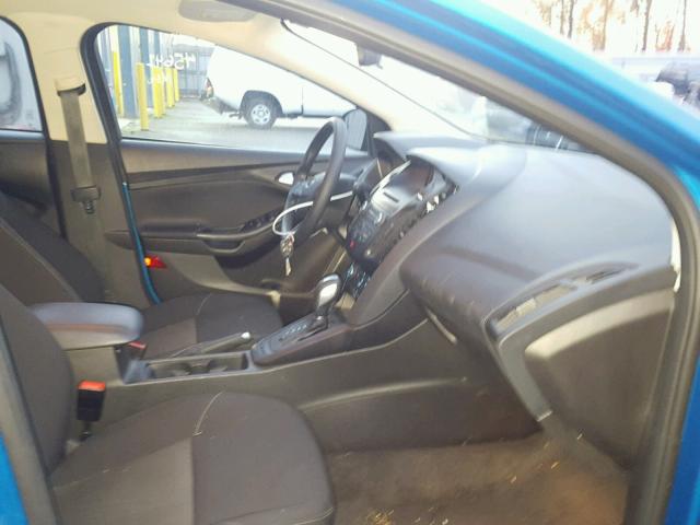 1FADP3K26FL316089 - 2015 FORD FOCUS SE BLUE photo 5