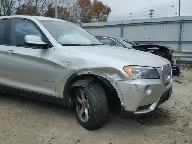 5UXWX5C58BL709172 - 2011 BMW X3 XDRIVE2 Srebrny zdjęcie 9