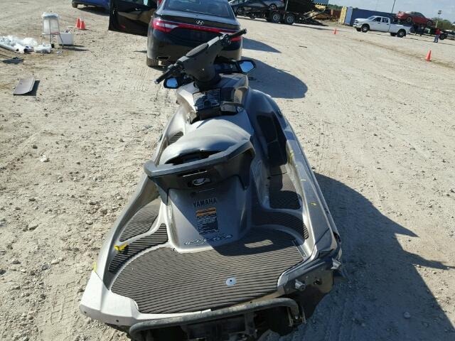 YAMA1634A010 - 2010 YAMAHA WAVERUNNER GRAY photo 9