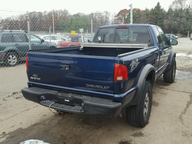 1GCCT19W328119800 - 2002 CHEVROLET S TRUCK BLUE photo 4