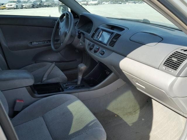 4T1BE32K43U182854 - 2003 TOYOTA CAMRY LE SILVER photo 5