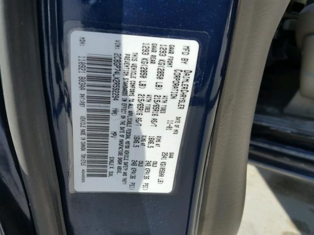 2C8GP74LX2R592294 - 2002 CHRYSLER TOWN & COU 蓝色 照片 10