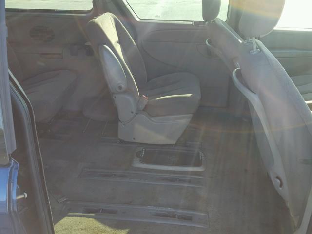 2C8GP74LX2R592294 - 2002 CHRYSLER TOWN & COU 蓝色 照片 6