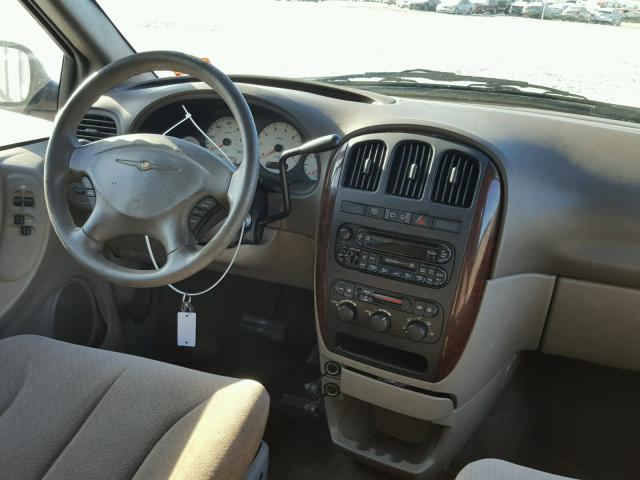 2C8GP74LX2R592294 - 2002 CHRYSLER TOWN & COU 蓝色 照片 9