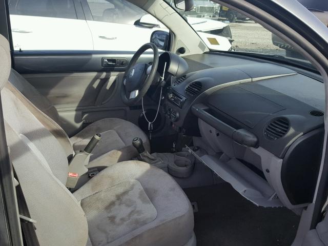 3VWBK21C83M402399 - 2003 VOLKSWAGEN NEW BEETLE 灰色 照片 5