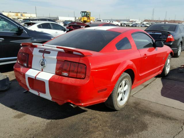 1ZVHT82HX85163519 - 2008 FORD MUSTANG GT RED photo 4