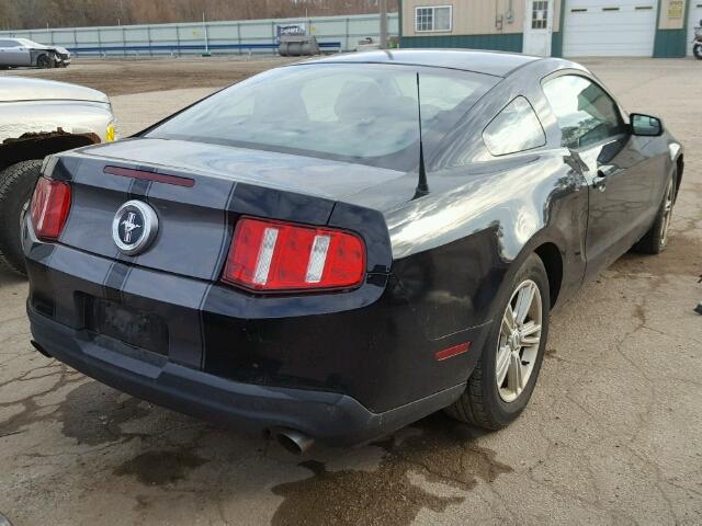 1ZVBP8AM0C5239377 - 2012 FORD MUSTANG BLACK photo 4